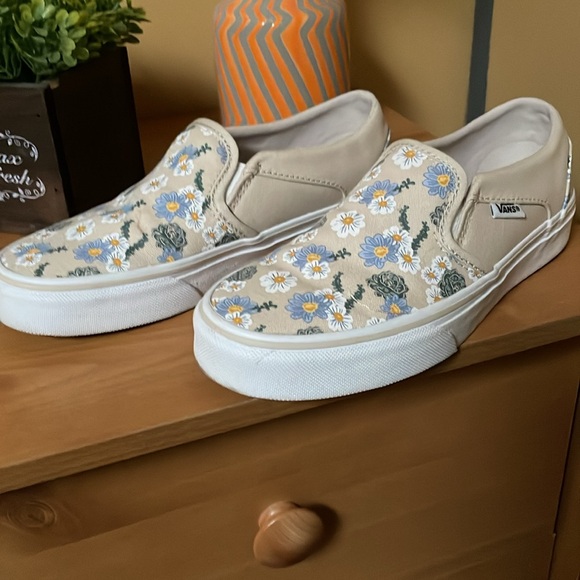 Vans floral slip on sneakers, worn once, excellent cond , Size 5.5 - Picture 6 of 7